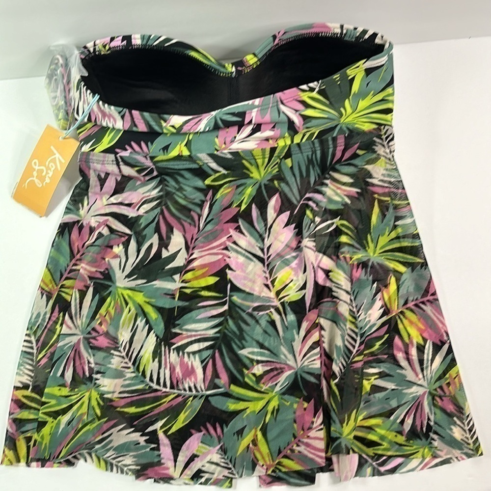 Floral print, swim top size small - Picture 2 of 4